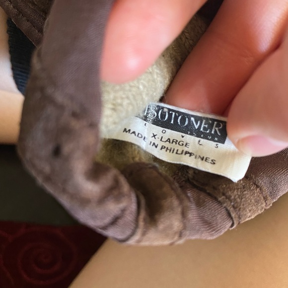 Men’s Gloves - Picture 3 of 3